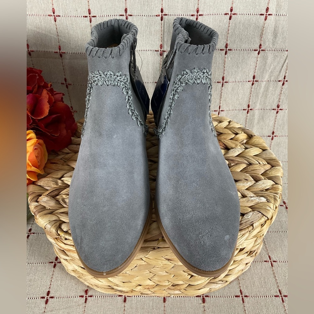 Jack Rogers “Gemma” Grey Suede Ankle Boots Side Zip Designer Stitch Booties 6.5 - Picture 7 of 7